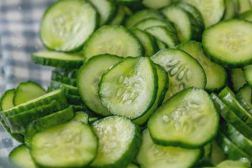 一口吃小瓜的视频大全,趣味视频大全，欢乐无限