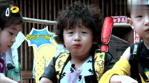 轩轩吃瓜哭的视频,网友直呼“心都化了”