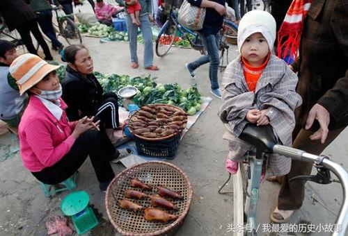越南人吃瓜围观视频播放,全民围观吃瓜视频，揭秘越南人娱乐生活新风尚